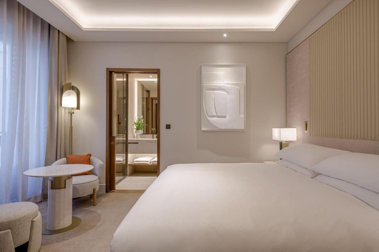 Habitación Doble Deluxe con cama grande y vistas al patio